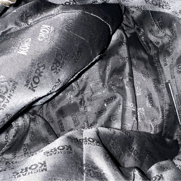 Michael Kors Large Zip Hobo Bag with Tassle - Picture 8 of 8